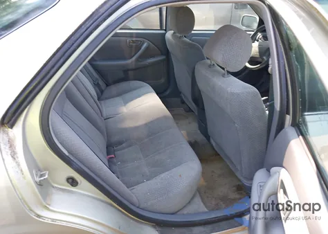 2000 Toyota Camry Le from USA, damaged, VIN 4T1BG22K8YU660110